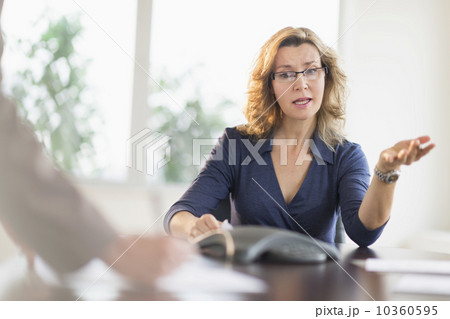 Business woman arguing Business woman arguing 10360595