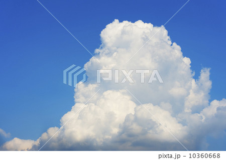 Blue sky 10360668