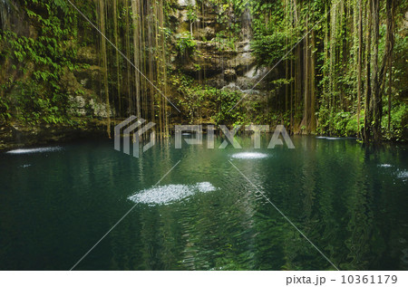Scenic lake 10361179
