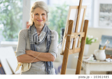 Portrait of senior woman in art studio 10361485