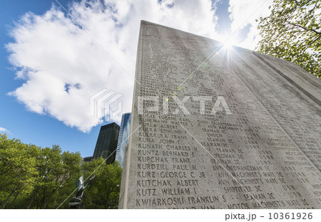 USA, New York State, New York City, Battery Park, Monument to Soldiers and Sailors lost at Sea in WWII 10361926