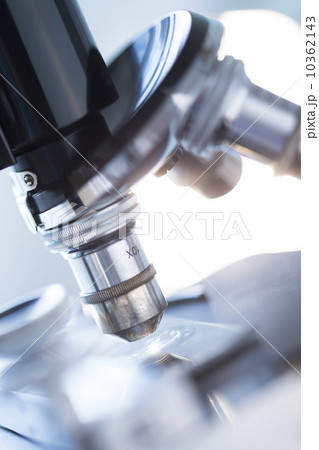 Studio shot of microscope, close-up Studio shot of microscope, close-up 10362143