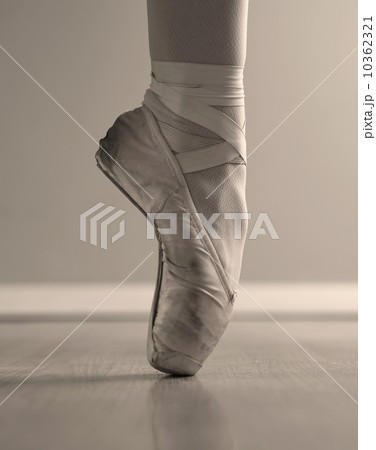 Ballet dancer's foot on point 10362321