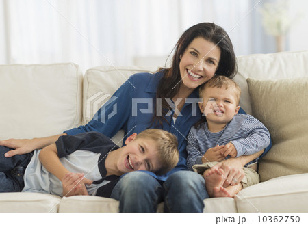 Portrait of mother with two sons (12-17 months, 6-7) Portrait of mother with two sons (12-17 months, 6-7) 10362750