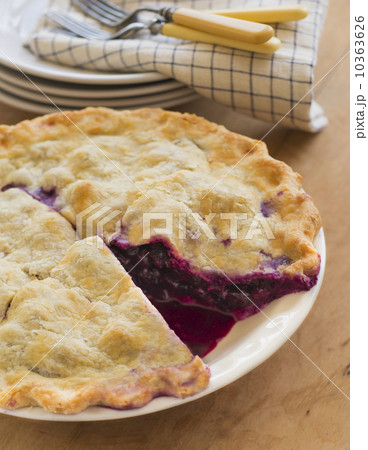 Pie on table 10363626