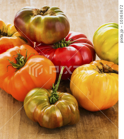Heirloom tomatoes Heirloom tomatoes 10363672