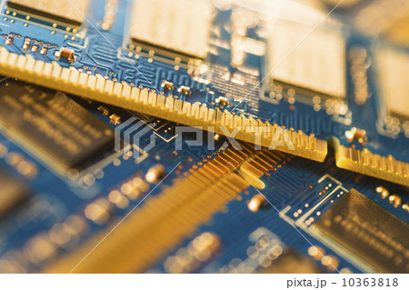 Studio shot of computer chip 10363818