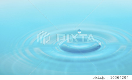 Drop falling into water 10364294