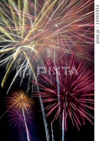 Multiple fireworks 10365853