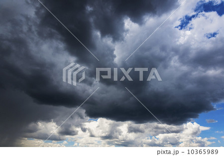 Storm cloud 10365989