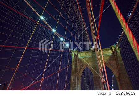 Brooklyn bridge at night Brooklyn bridge at night 10366618