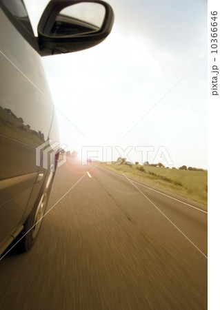 Car on the open road 10366646