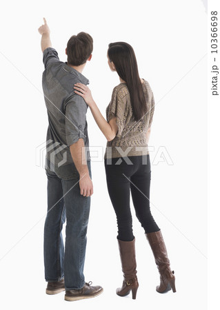 Rear view of couple 10366698