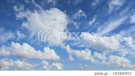 Blue sky and white clouds 10366955