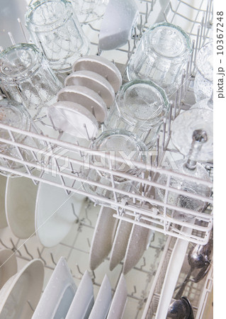Crockery in dishwasher 10367248