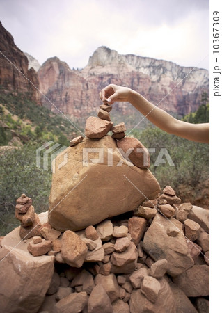 Marking a trail in Zion National Park, Utah USA 10367309