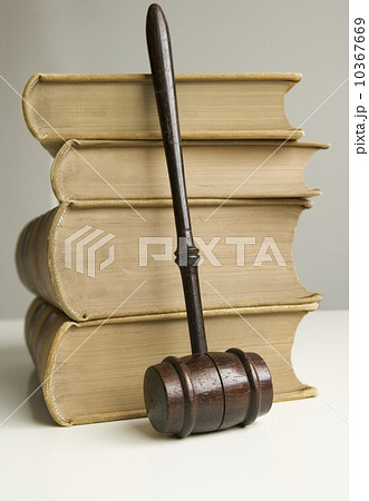 Law books and gavel 10367669