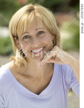 Informal portrait of a young woman 10367685