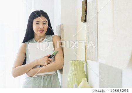 Portrait of business woman in office 10368091