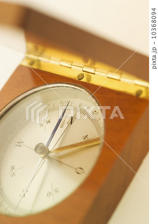 Closeup of a compass 10368094
