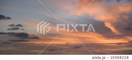 Sunlight from behind clouds 10368228