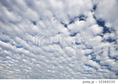 White clouds covering blue sky 10368330