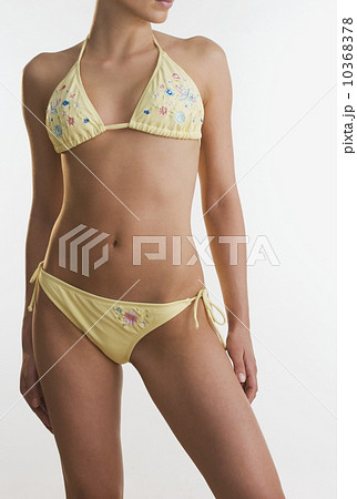 Woman posing in a bikini 10368378