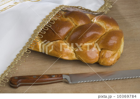 Closeup of a loaf of challah bread 10369784