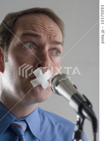 Man prevented from speaking 10370093