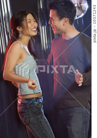 Couple dancing in a nightclub 10371243