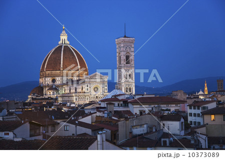 City rooftops and the Duomo Santa Maria Del Fiore, Florence, Italy 10373089