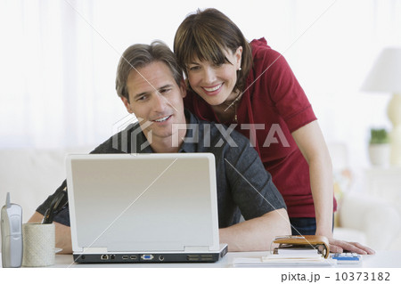 Couple looking at laptop 10373182