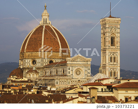 City rooftops and the Duomo Santa Maria Del Fiore, Florence, Italy 10373221