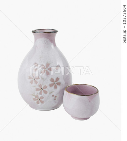 Close up of teapot and teacup 10373604