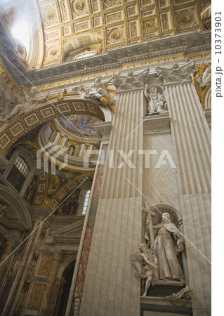 Interior view of St. Peter’s Basilica, Vatican City, Italy Interior view of St. Peter’s Basilica, Vatican City, Italy 10373901