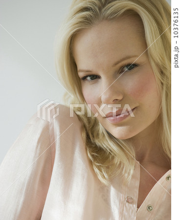 Portrait of woman Portrait of woman 10376135