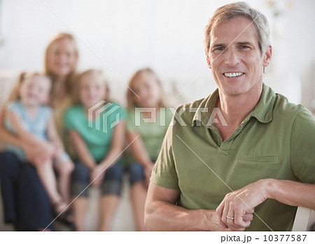 Family at home 10377587