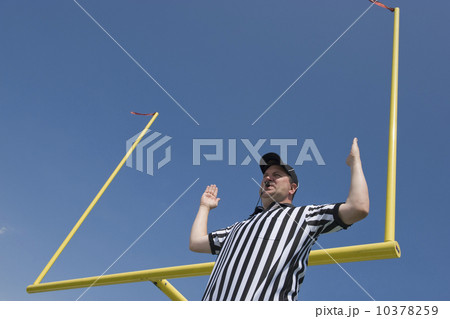 Football referee calling field goal Football referee calling field goal 10378259