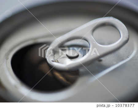 Close up of opening of tin can 10378377