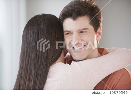 A couple hugging 10379546