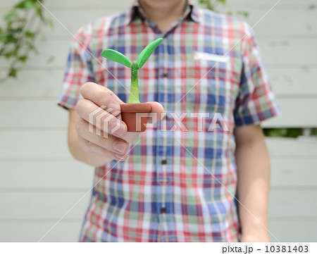 双葉と男性 10381403