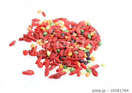 red dried goji berries traditional chinese herbal medicine 10381764