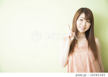 ロングヘアの女性 10383165