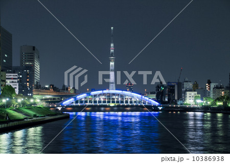 永代橋と東京スカイツリーの夜景 永代橋と東京スカイツリーの夜景 10386938