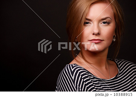young serious woman 10388915