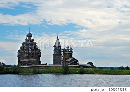 キジー島の木造教会 10395358