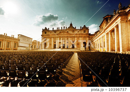 Saint Peter's Square in sunset time Saint Peter's Square in sunset time 10396737