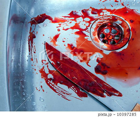 bloody kitchen knife 10397285