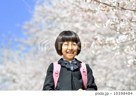 新一年生の女の子(桜) 10398484