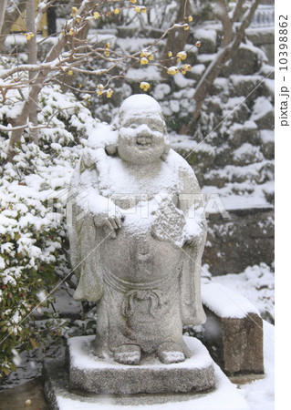 降雪の長谷寺 10398862